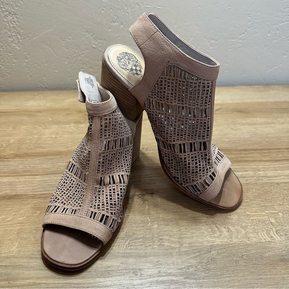 Vince Camuto Keannie Open Toe Sandal Tipsy Taupe Suede - Picture 2 of 8